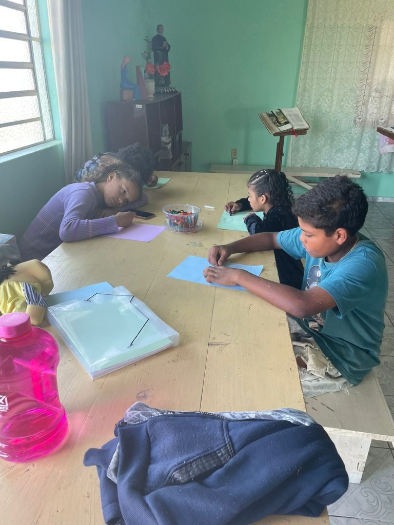 Mês Missionário: Oratório do GAM e Irmãs Salesianas